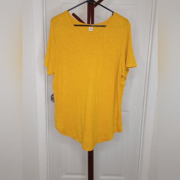 Old Navy Luxe Tee - Picture 2 of 3